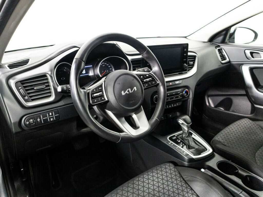 Купить Kia Ceed с пробегом. Фото: #10