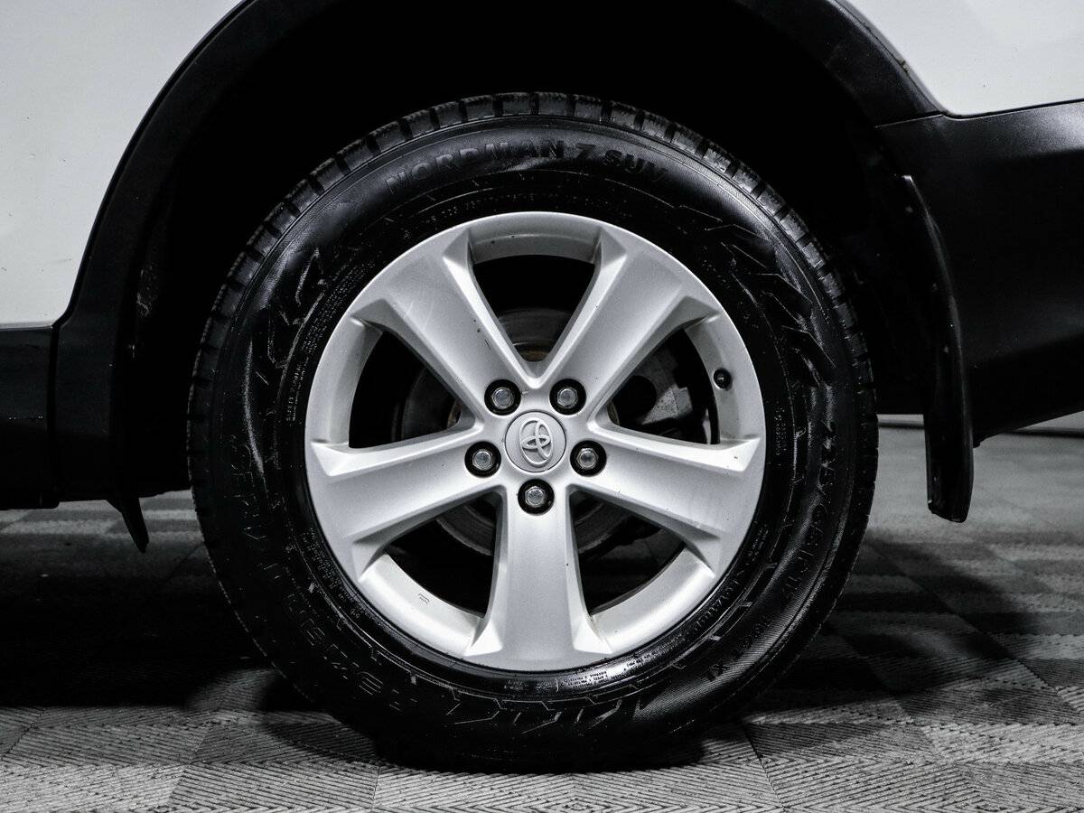 Купить Toyota RAV4 с пробегом. Фото: #14