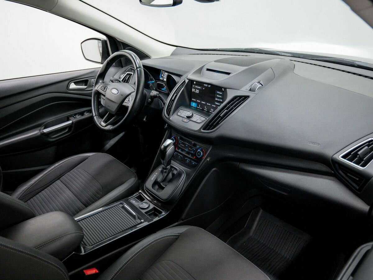 Купить Ford Kuga с пробегом. Фото: #10