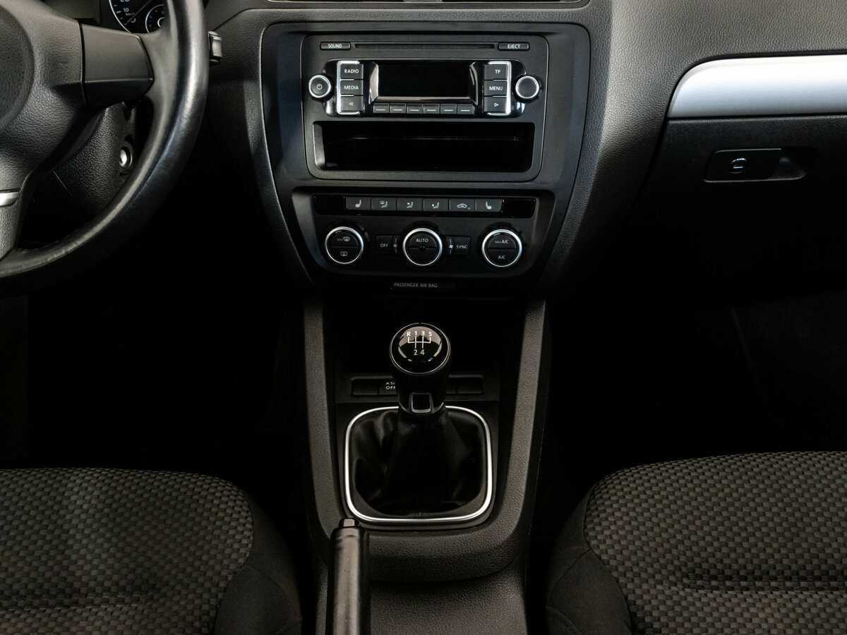 Купить Volkswagen Jetta с пробегом. Фото: #10