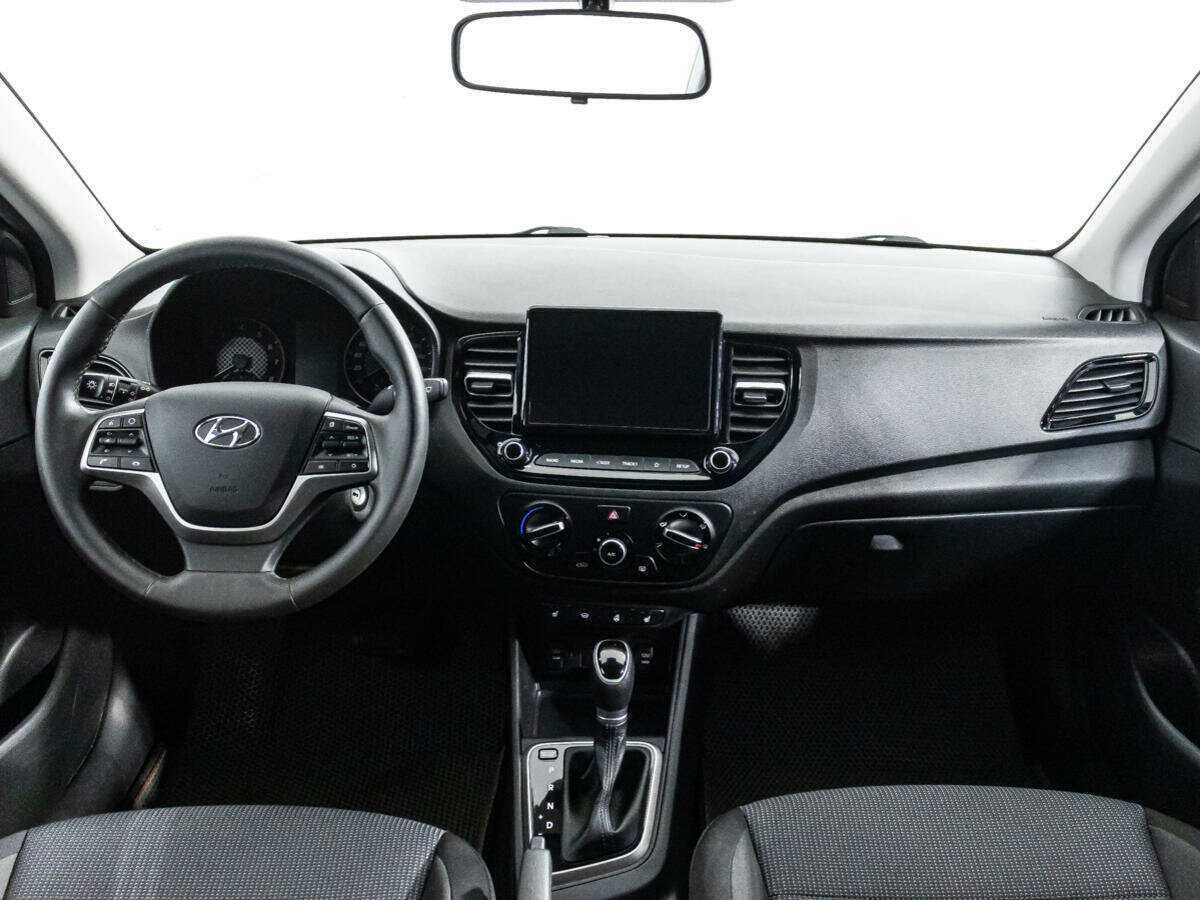 Купить Hyundai Solaris с пробегом. Фото: #12