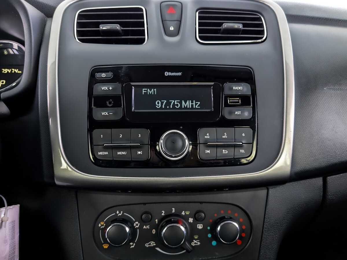 Купить Renault Sandero с пробегом. Фото: #14