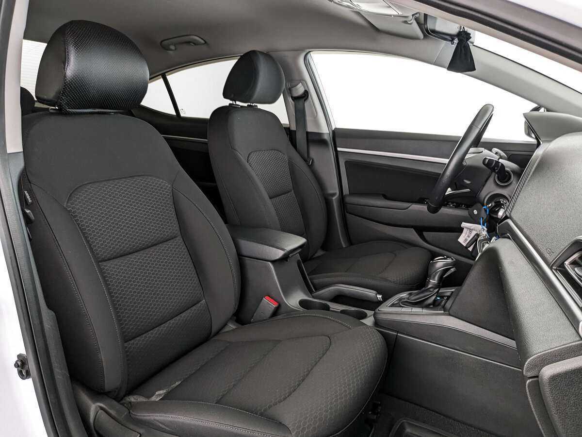 Купить Hyundai Elantra с пробегом. Фото: #19