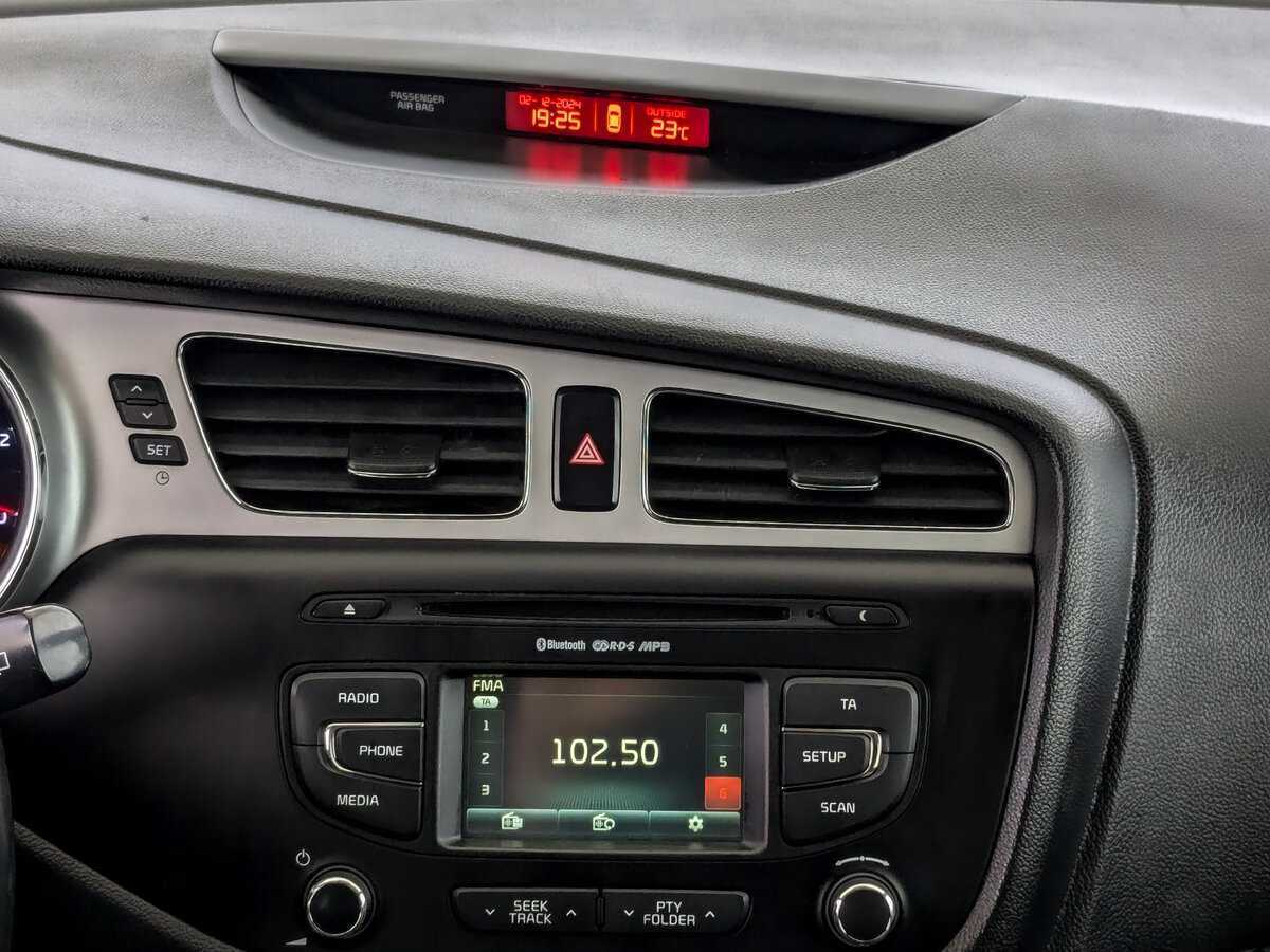 Купить Kia Ceed с пробегом. Фото: #14