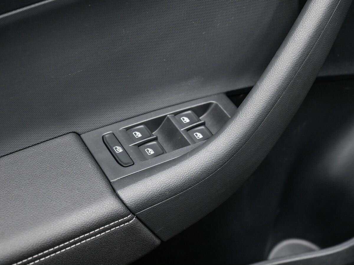 Купить Skoda Rapid с пробегом. Фото: #13