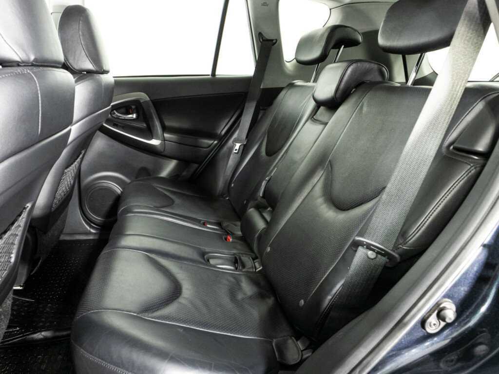 Купить Toyota RAV4 с пробегом. Фото: #9