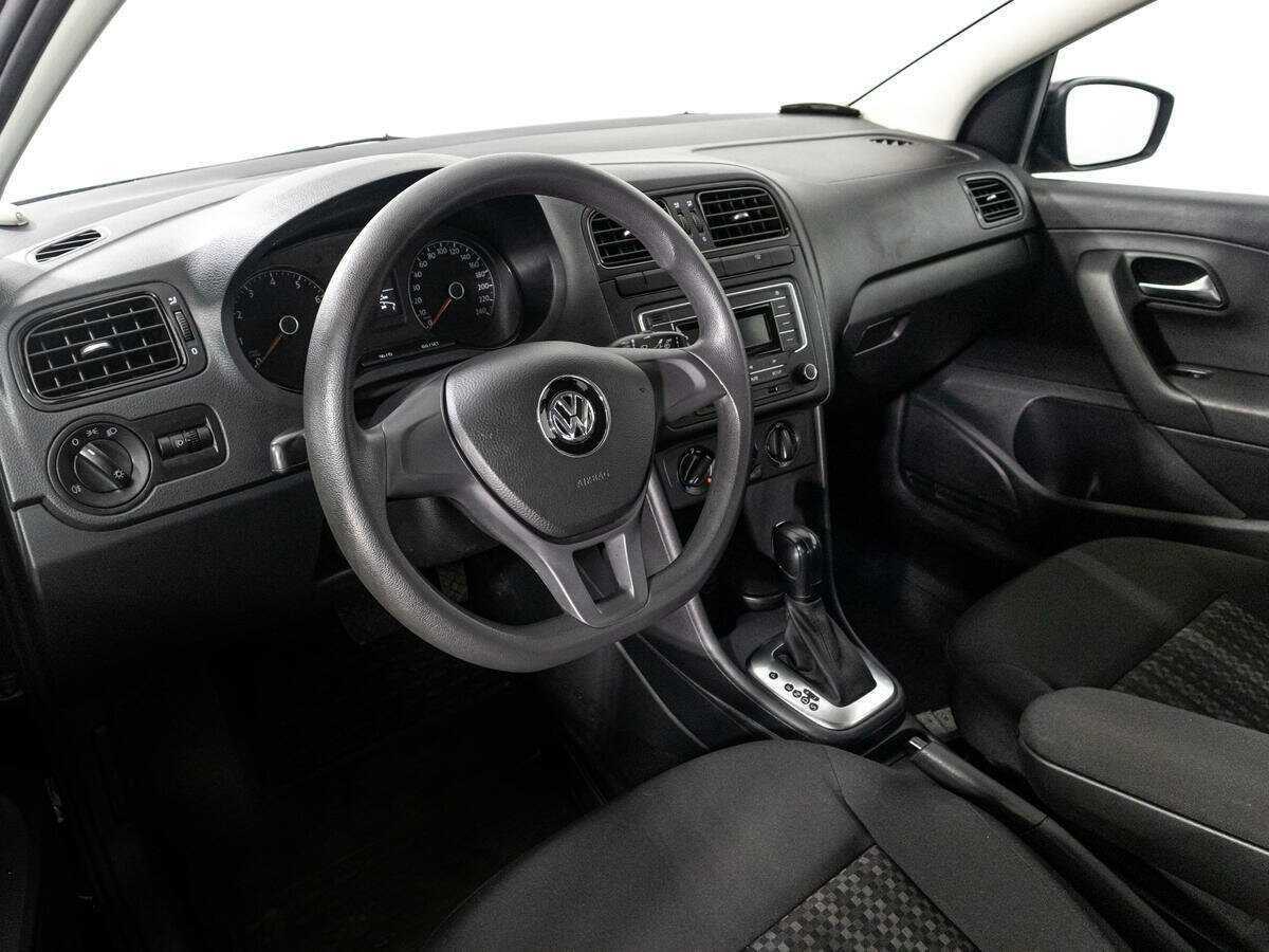 Купить Volkswagen Polo с пробегом. Фото: #10