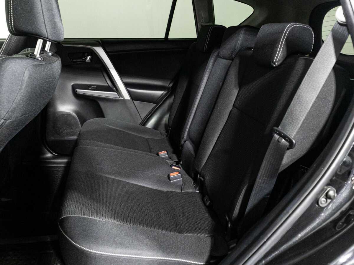 Купить Toyota RAV4 с пробегом. Фото: #9