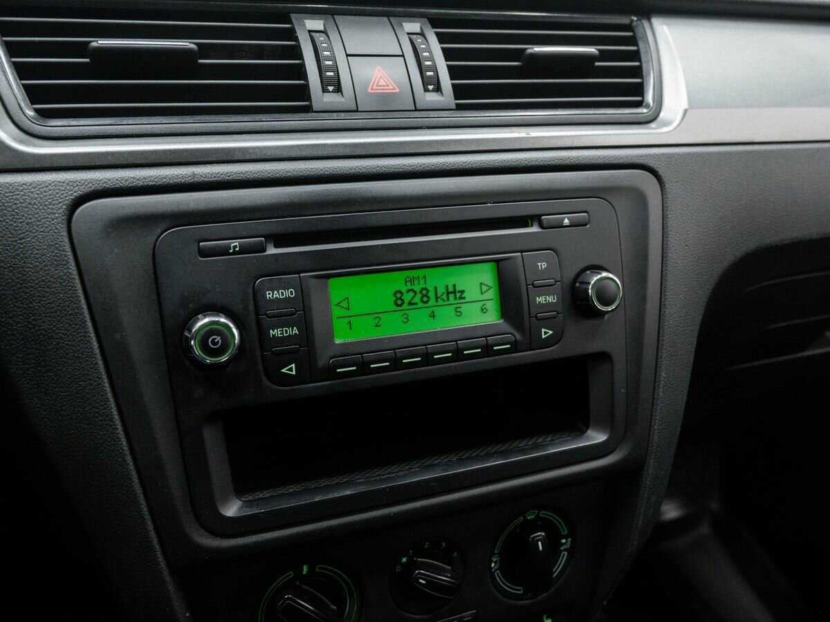 Купить Skoda Rapid с пробегом. Фото: #16