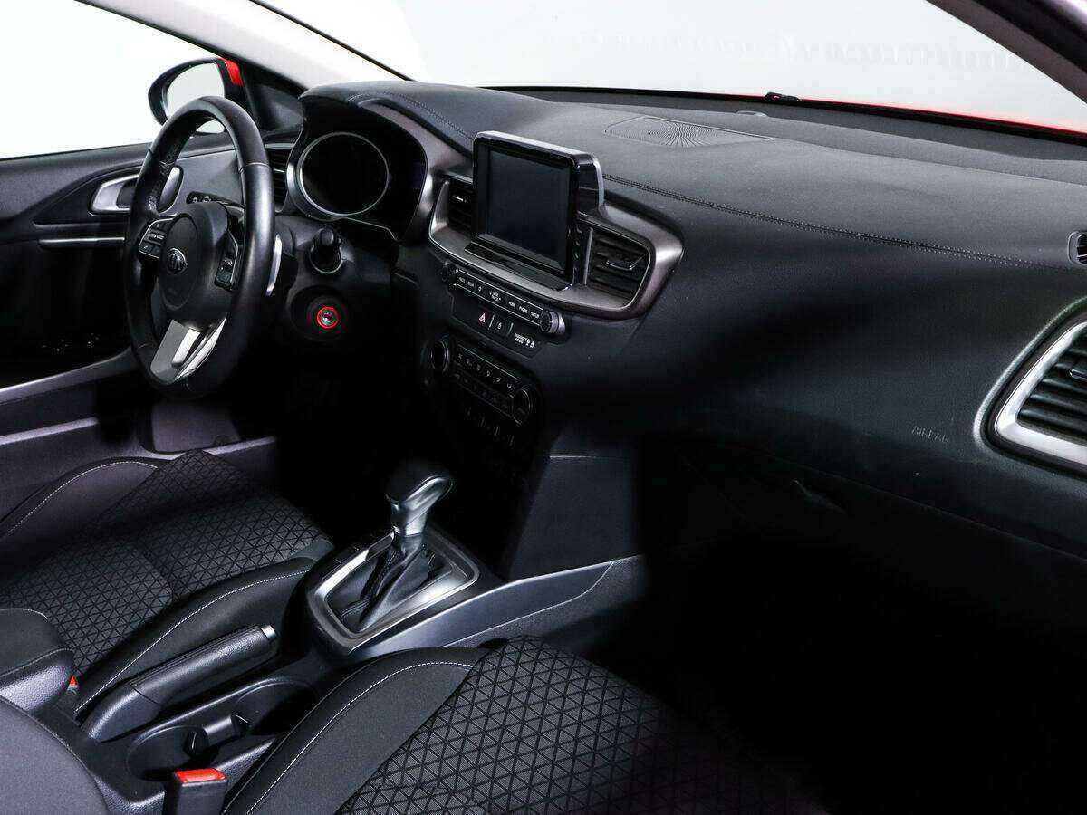 Купить Kia Ceed с пробегом. Фото: #6