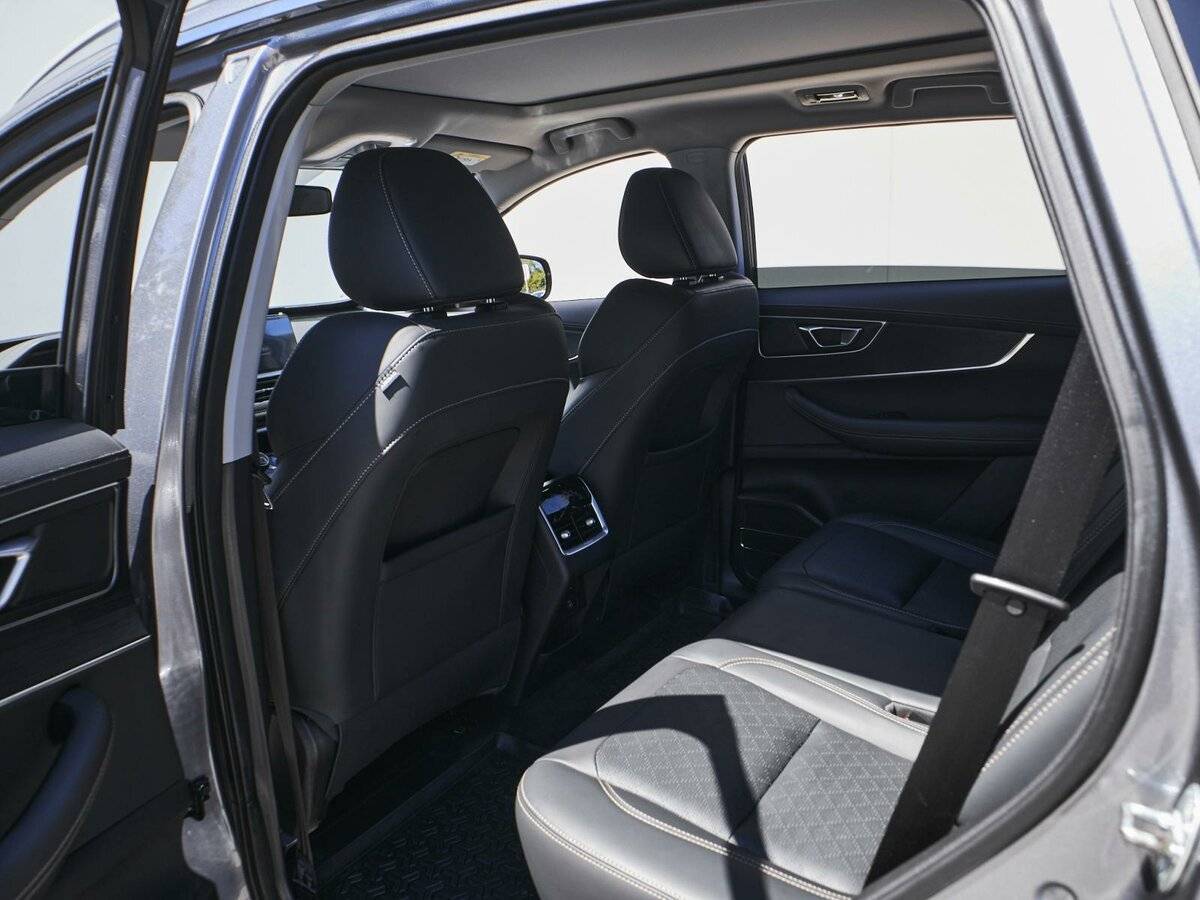 Купить Chery Tiggo 8 с пробегом. Фото: #14