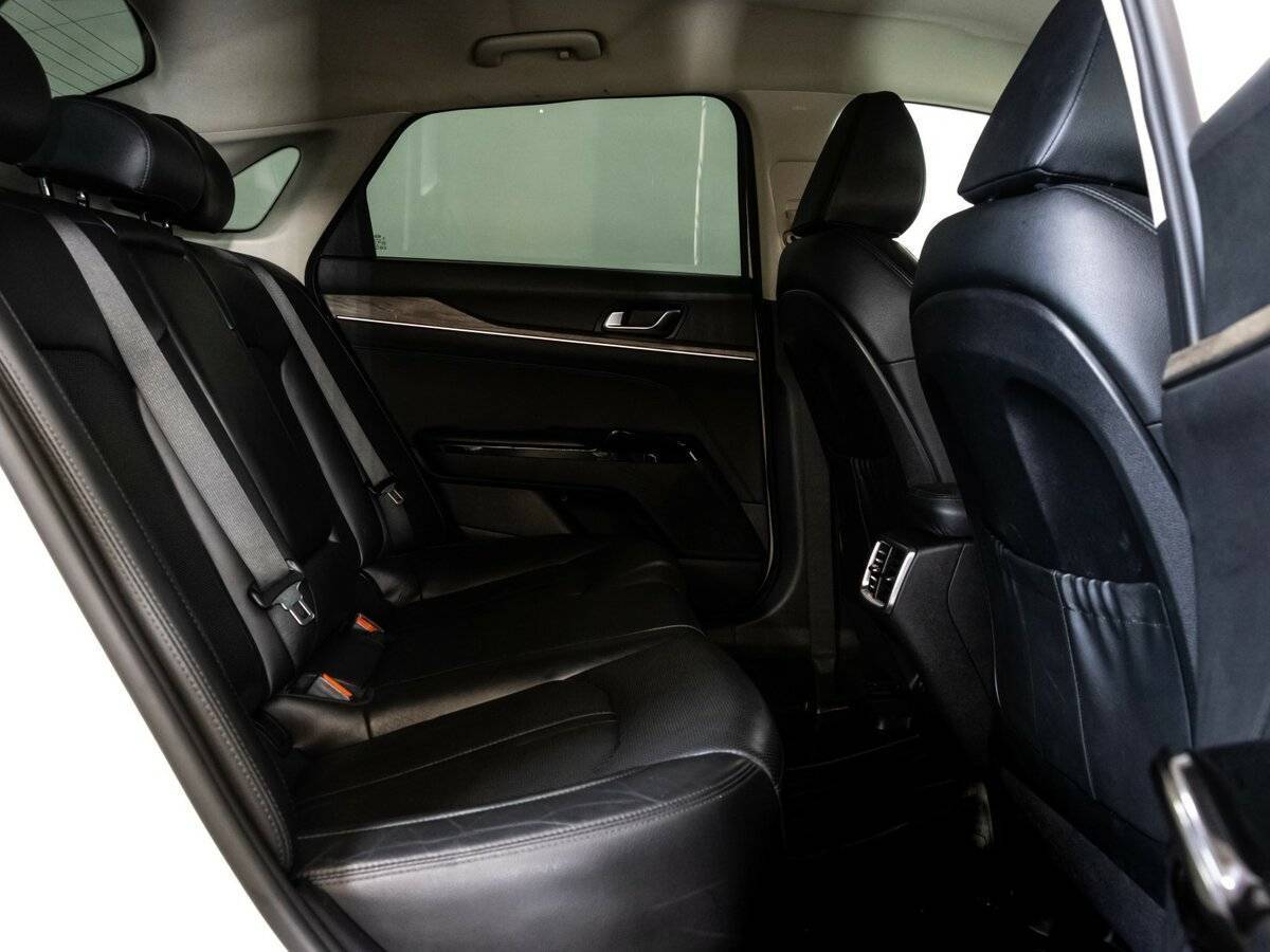 Купить Kia K5 с пробегом. Фото: #17