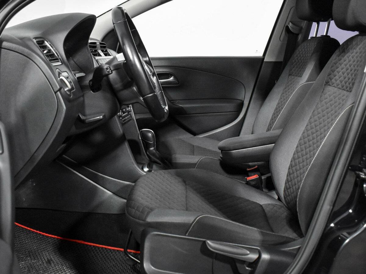 Купить Volkswagen Polo с пробегом. Фото: #9