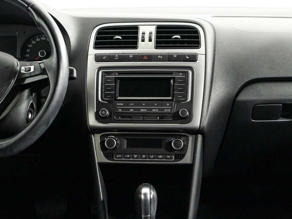 Купить Volkswagen Polo с пробегом. Фото: #13