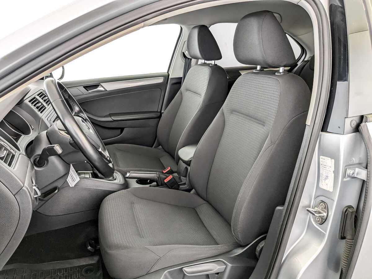 Купить Volkswagen Jetta с пробегом. Фото: #19