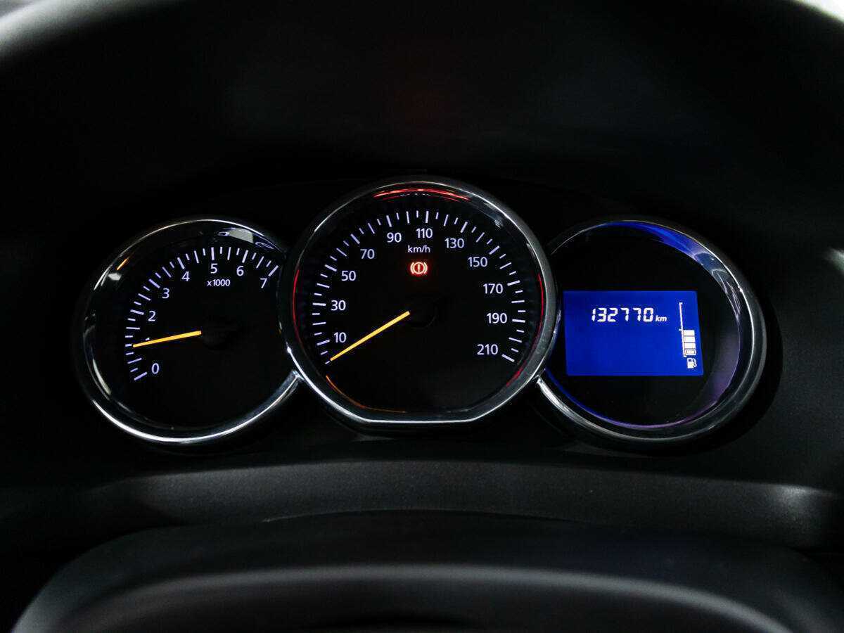 Купить Renault Sandero с пробегом. Фото: #10