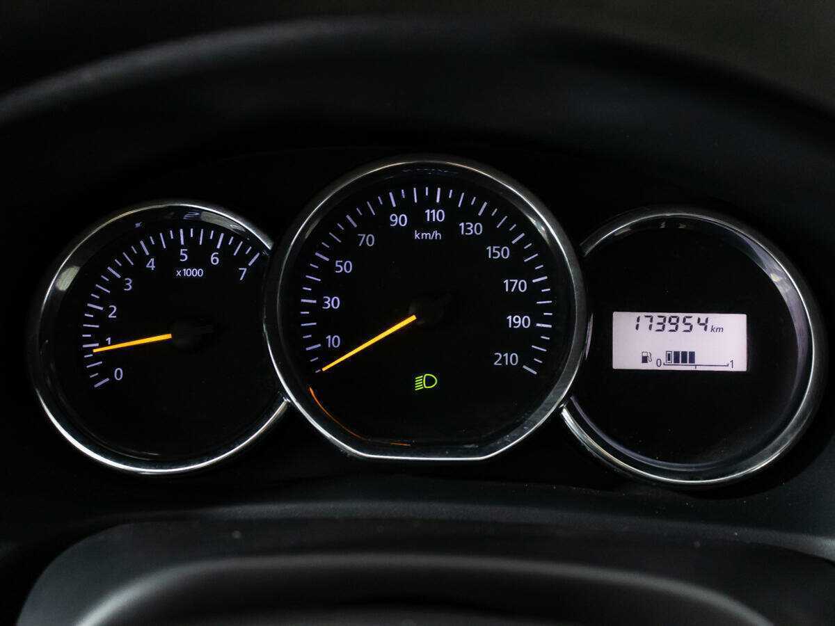 Купить Renault Sandero с пробегом. Фото: #11