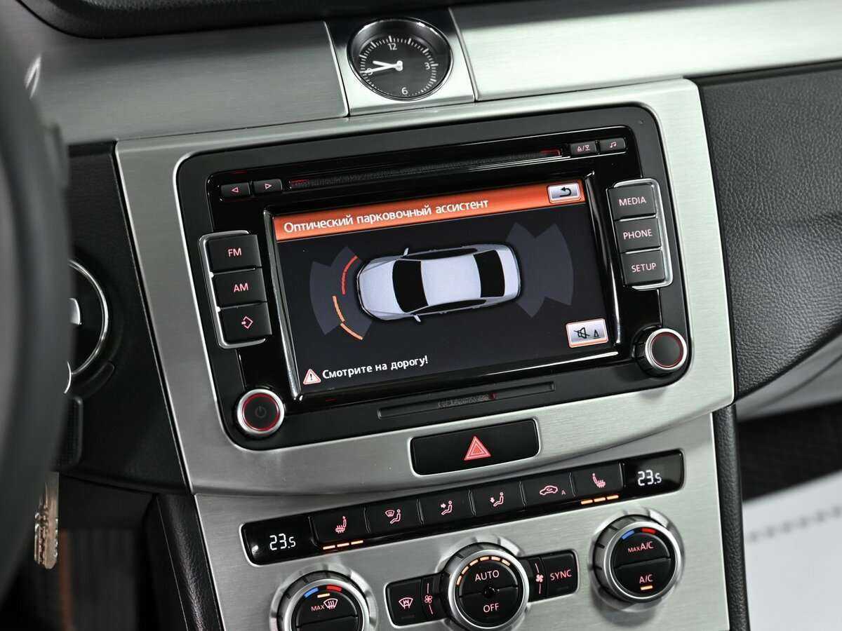 Купить Volkswagen Passat с пробегом. Фото: #8