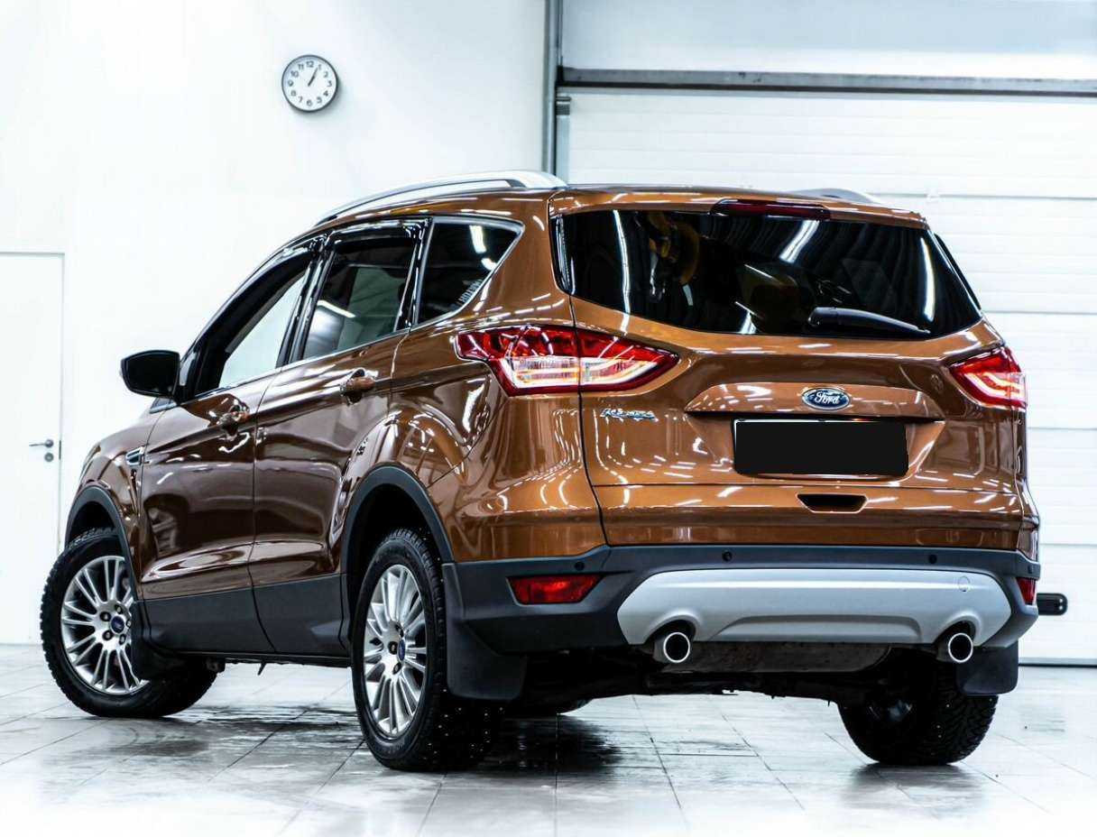Купить Ford Kuga с пробегом. Фото: #2