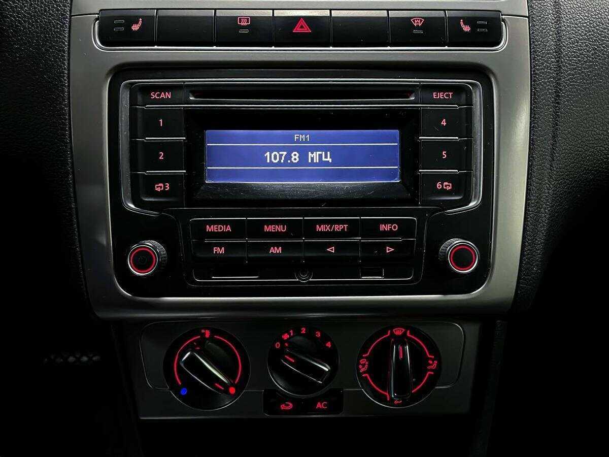 Купить Volkswagen Polo с пробегом. Фото: #14