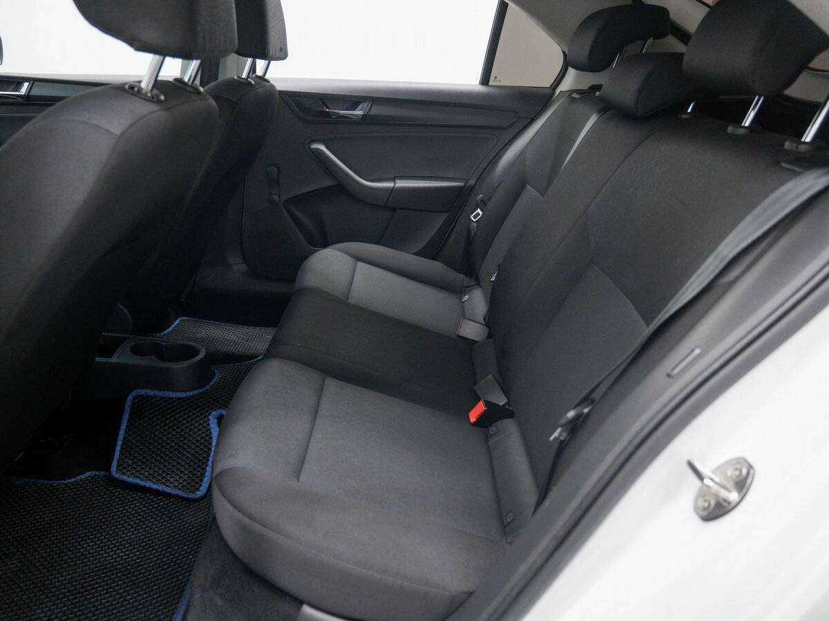 Купить Skoda Rapid с пробегом. Фото: #15