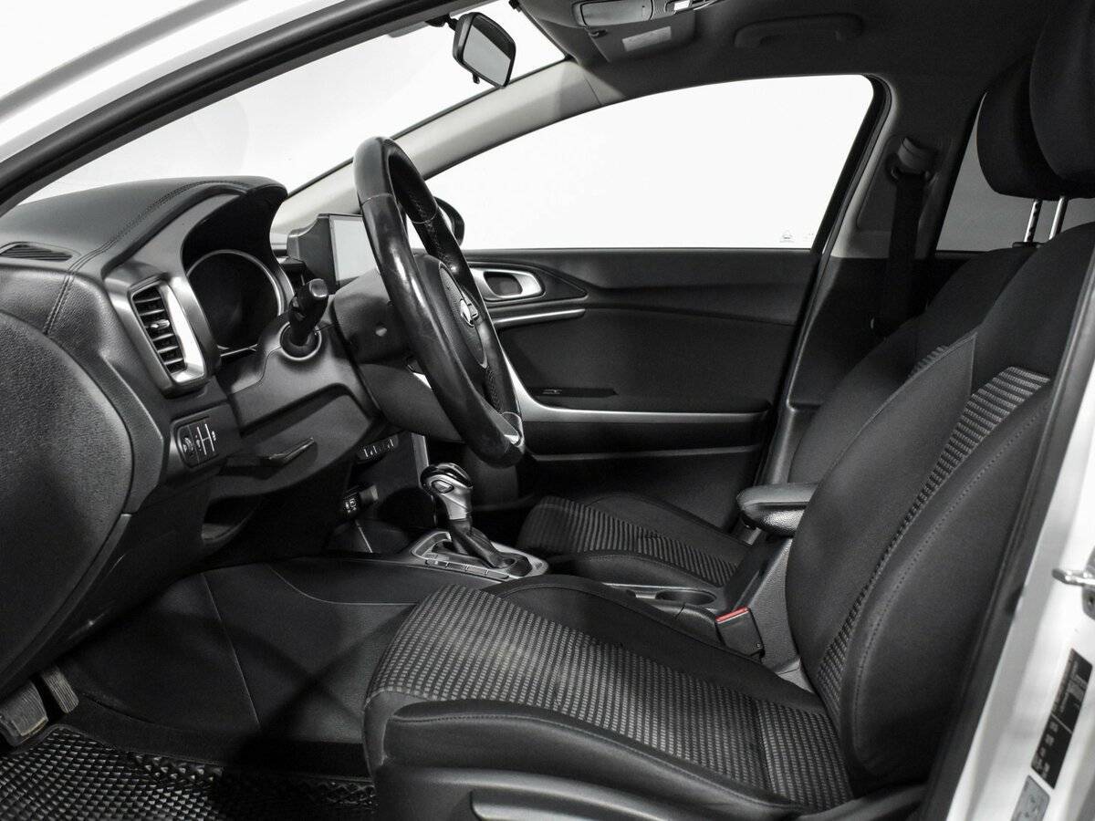Купить Kia Ceed с пробегом. Фото: #7