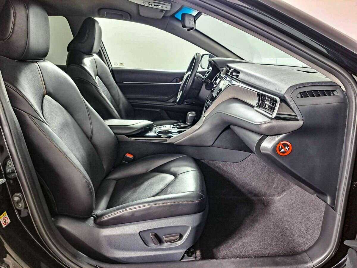 Купить Toyota Camry с пробегом. Фото: #8