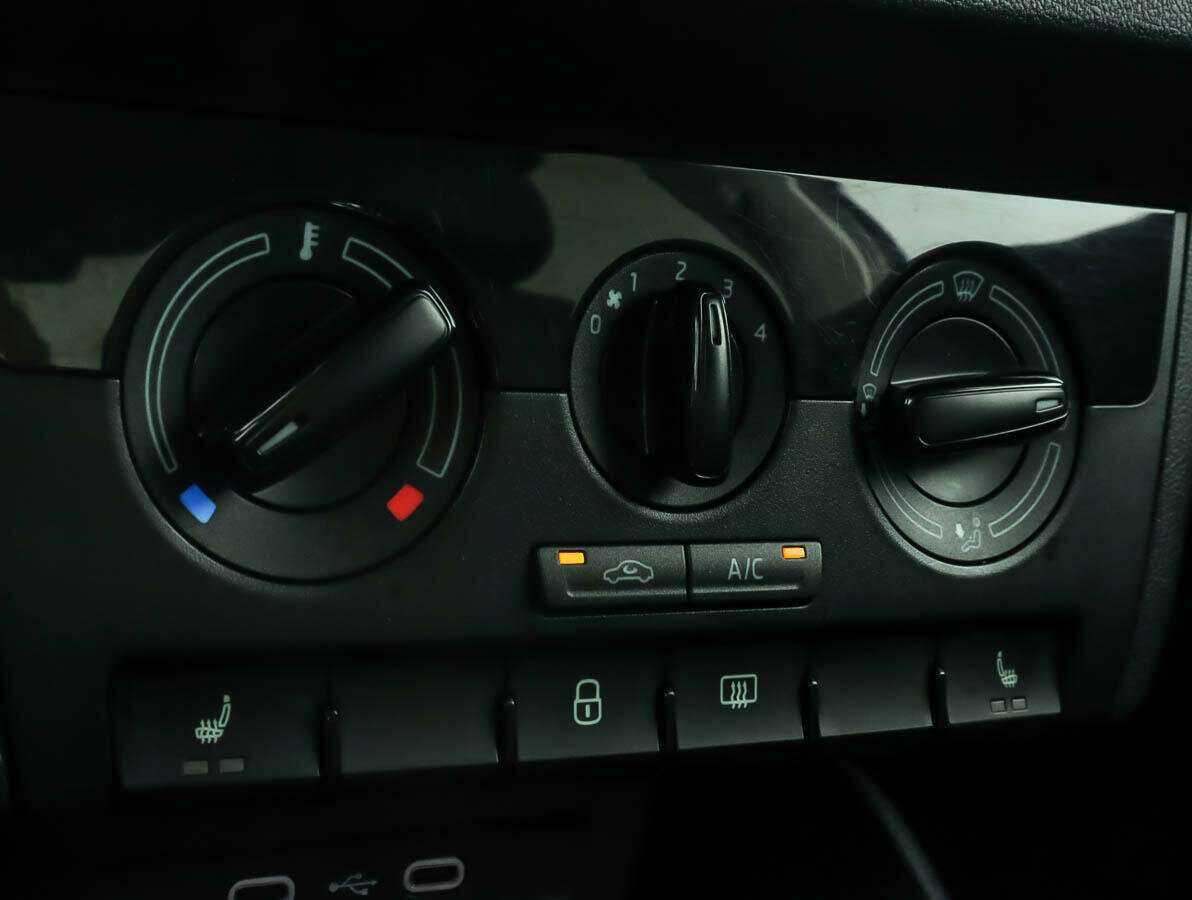 Купить Skoda Rapid с пробегом. Фото: #11