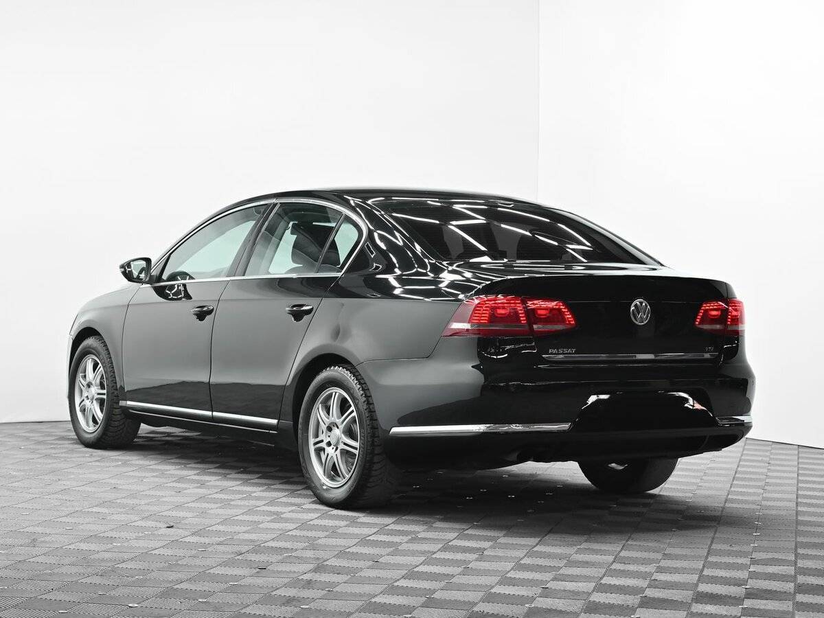 Купить Volkswagen Passat с пробегом. Фото: #2