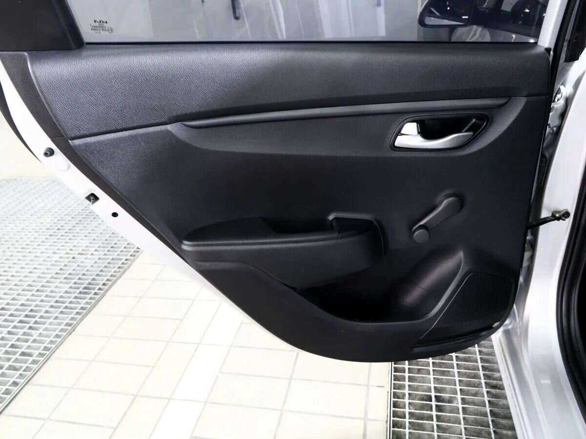 Купить Kia Rio с пробегом. Фото: #9