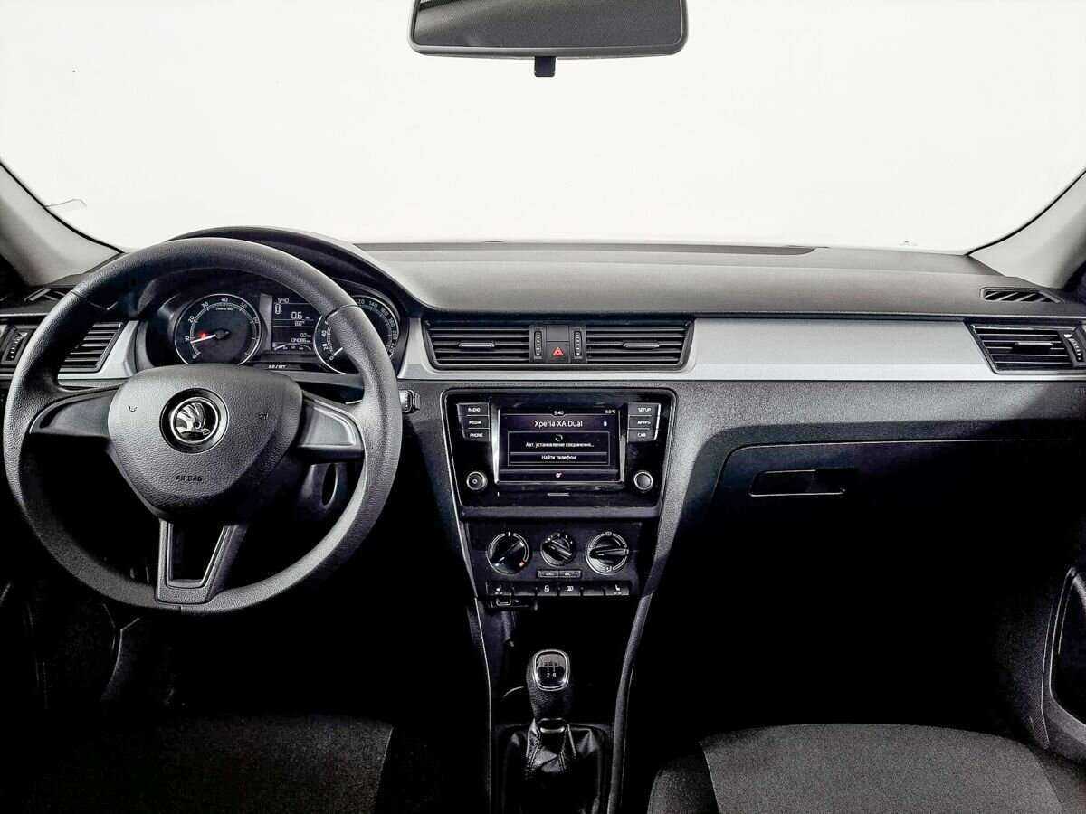 Купить Skoda Rapid с пробегом. Фото: #9