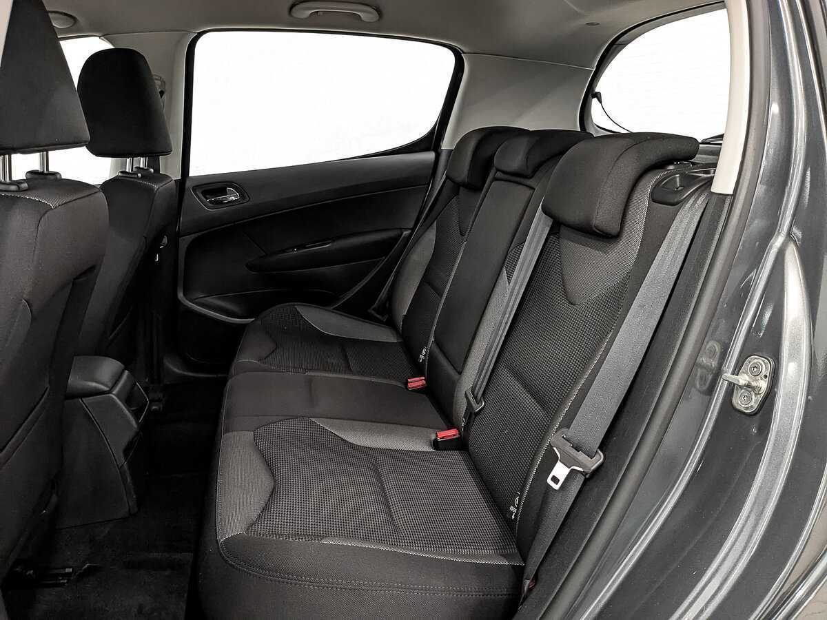 Купить Peugeot 308 с пробегом. Фото: #11