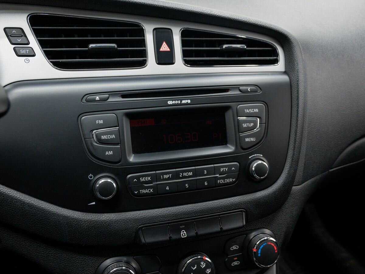 Купить Kia Ceed с пробегом. Фото: #18