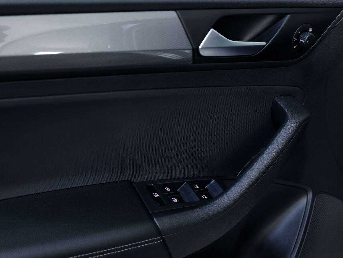 Купить Volkswagen Polo с пробегом. Фото: #18