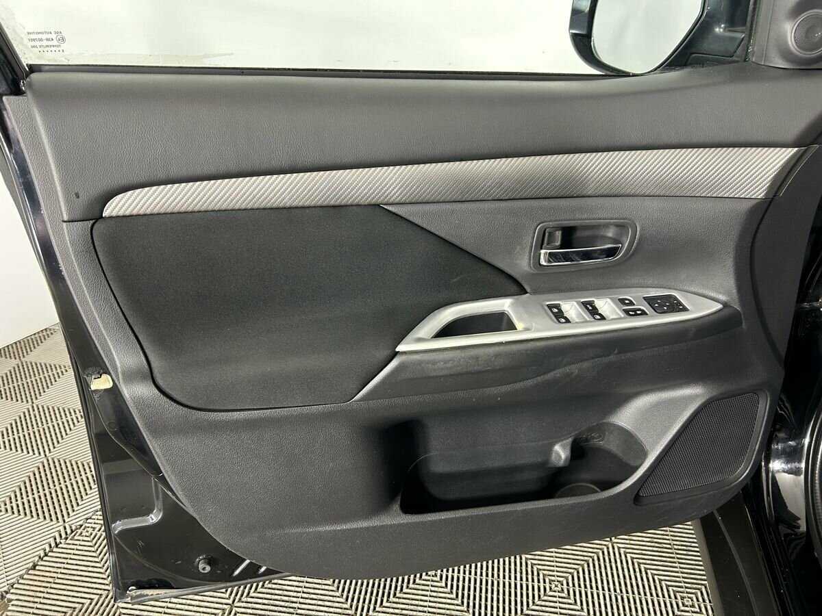 Купить Mitsubishi Outlander с пробегом. Фото: #6