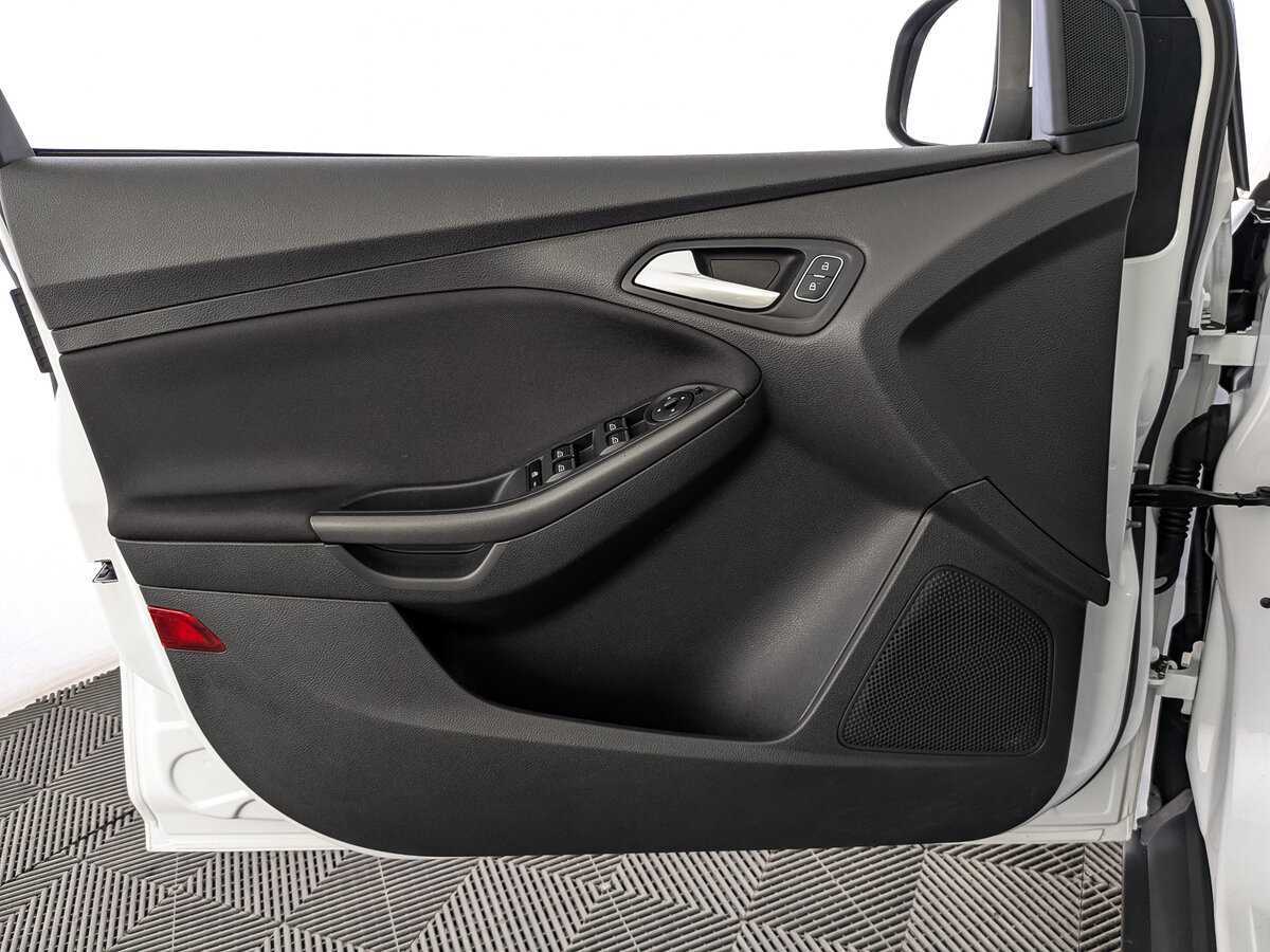 Купить Ford Focus с пробегом. Фото: #18
