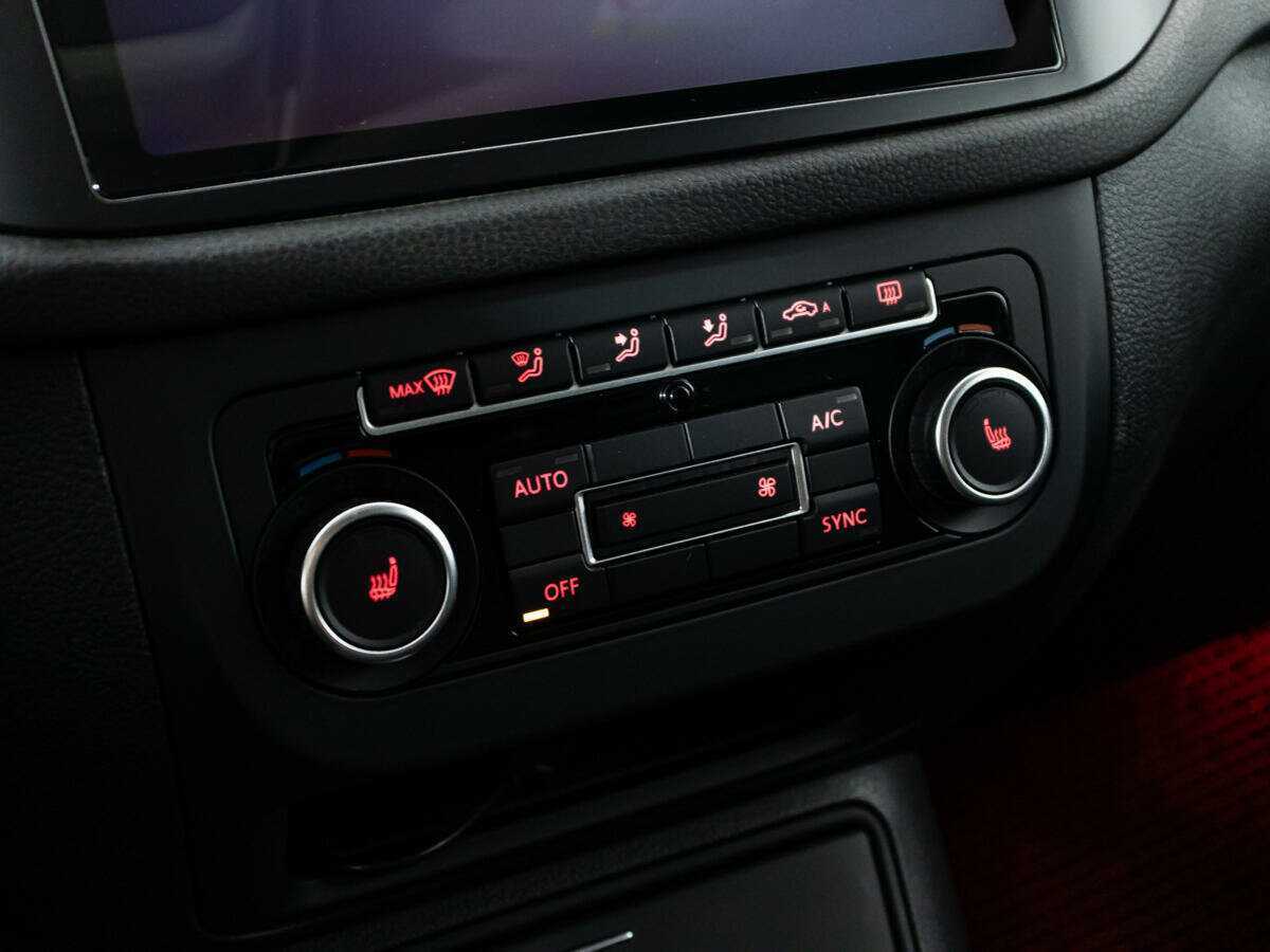 Купить Volkswagen Tiguan с пробегом. Фото: #15