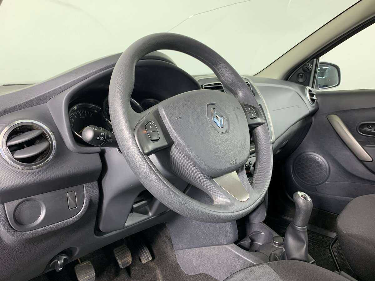 Купить Renault Sandero с пробегом. Фото: #8