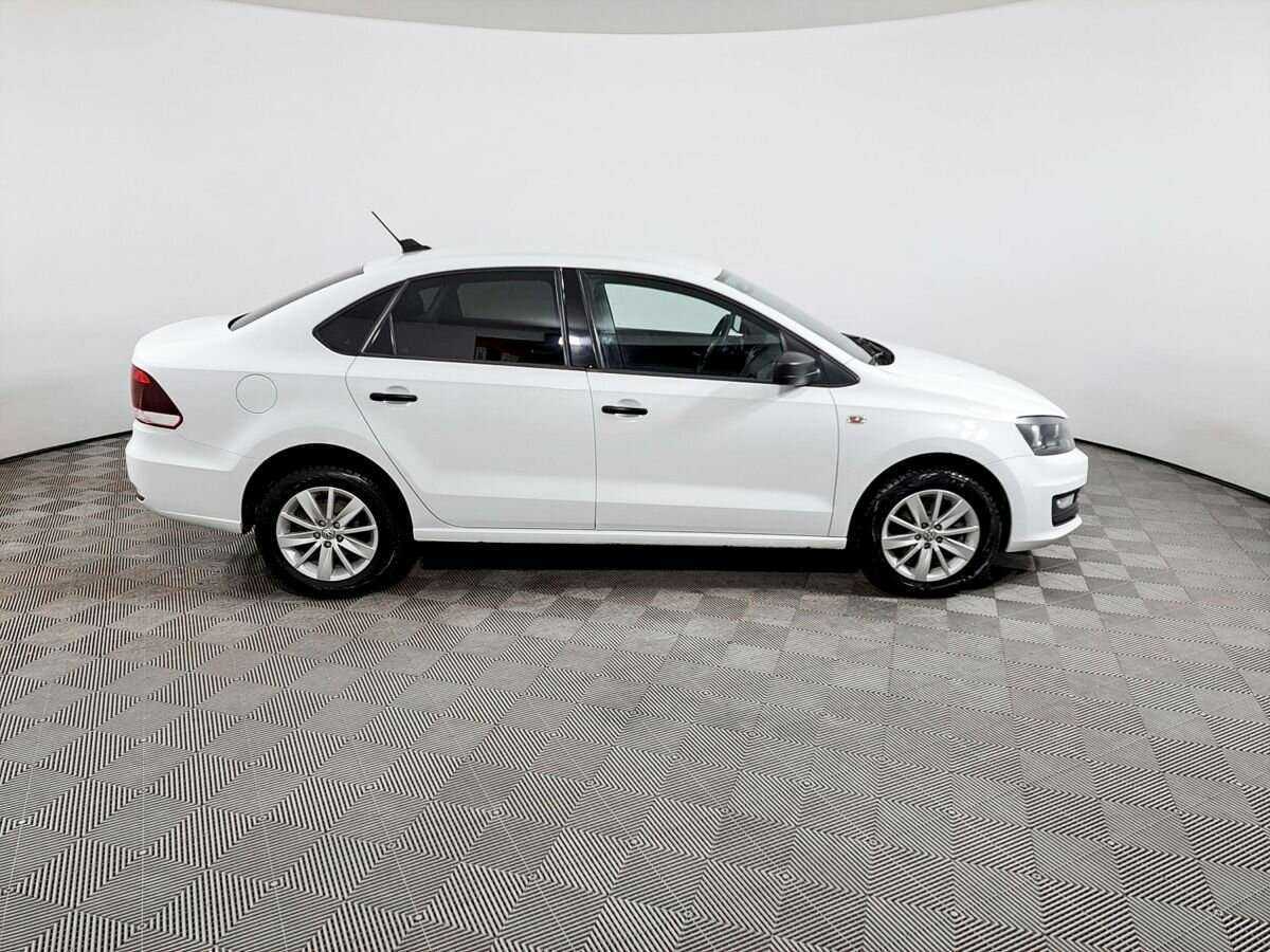 Купить Volkswagen Polo с пробегом. Фото: #3
