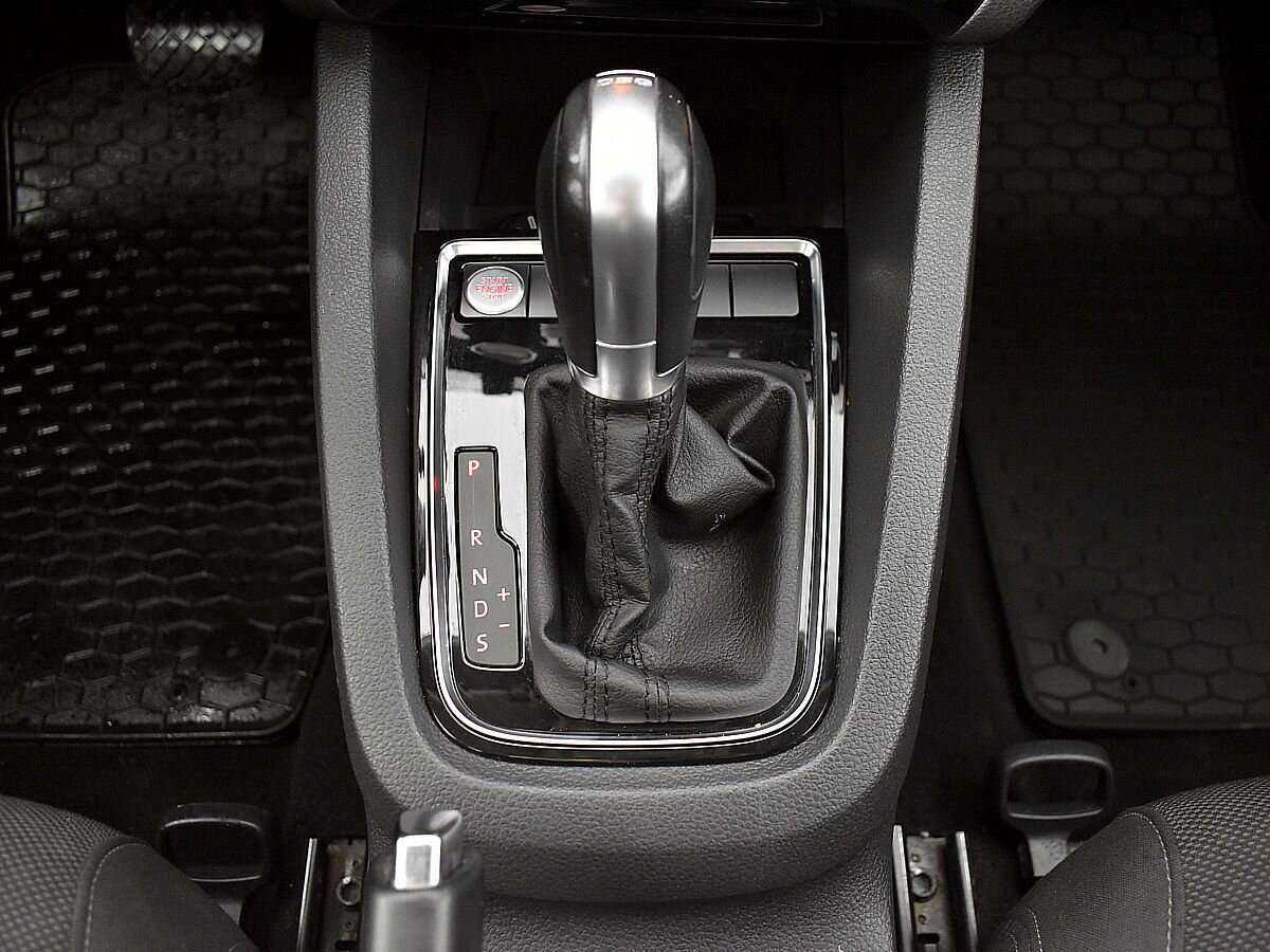 Купить Volkswagen Jetta с пробегом. Фото: #13