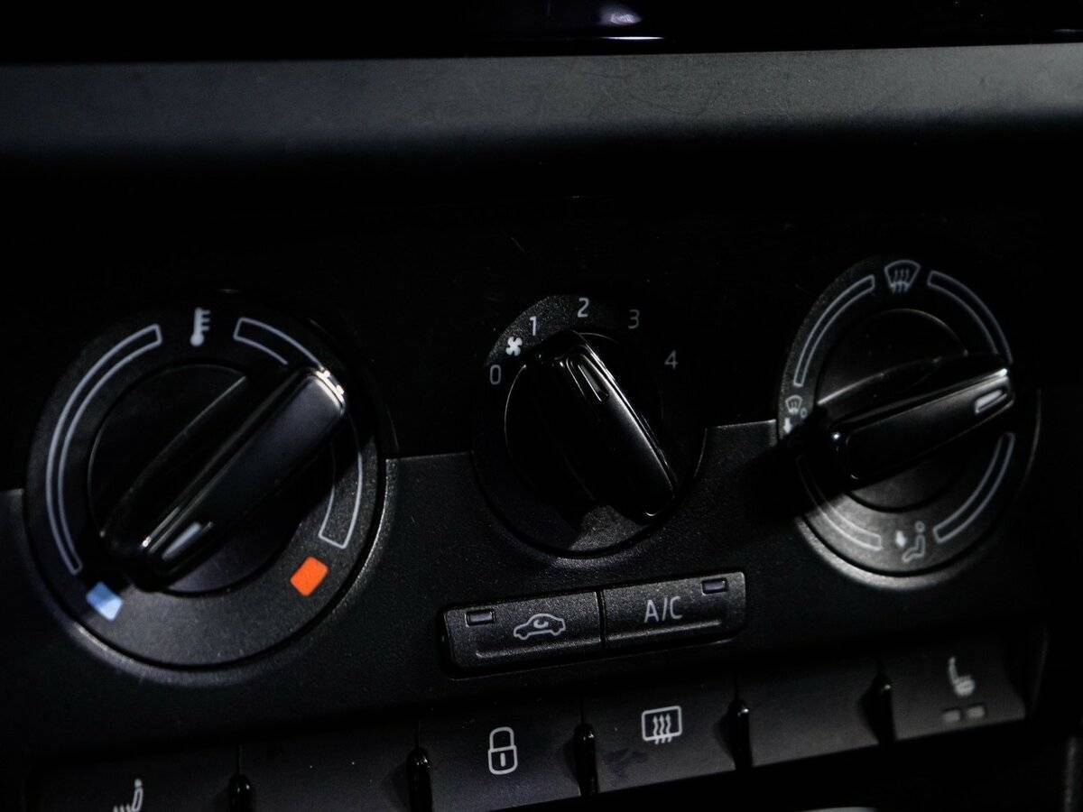 Купить Skoda Rapid с пробегом. Фото: #20