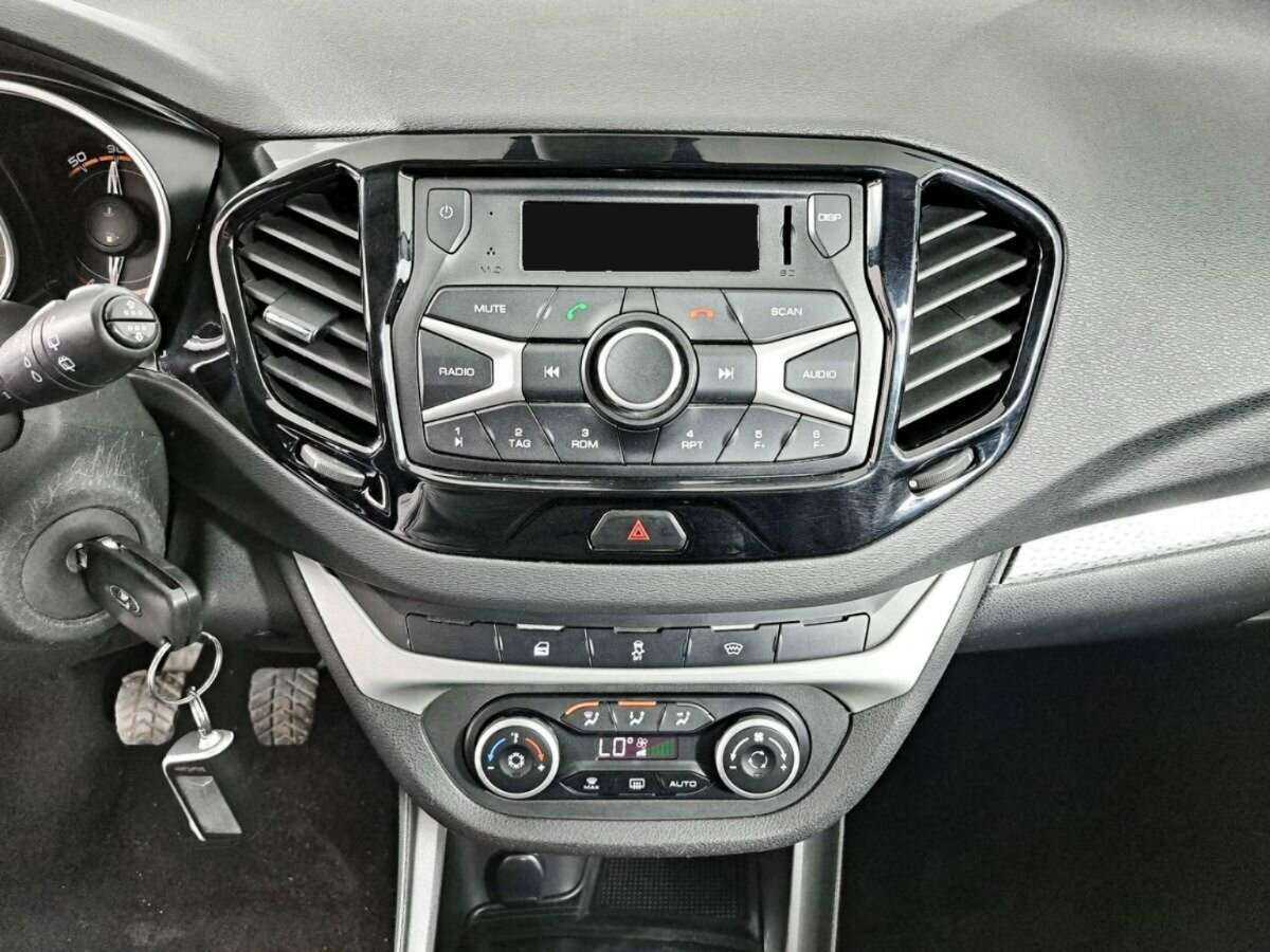 Купить Lada (ВАЗ) Vesta с пробегом. Фото: #14