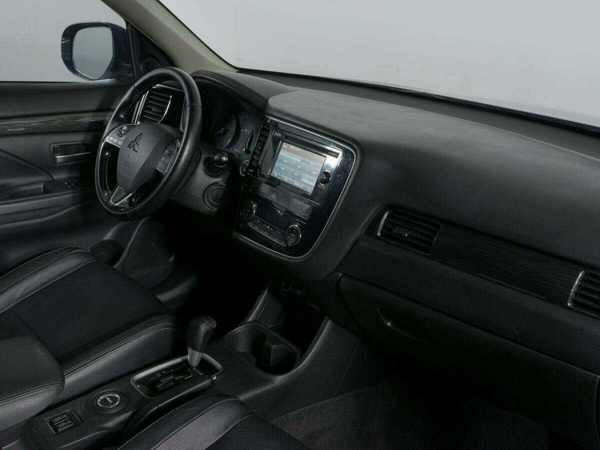 Купить Mitsubishi Outlander с пробегом. Фото: #6