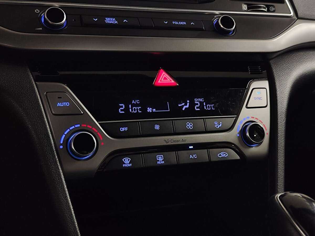 Купить Hyundai Elantra с пробегом. Фото: #13