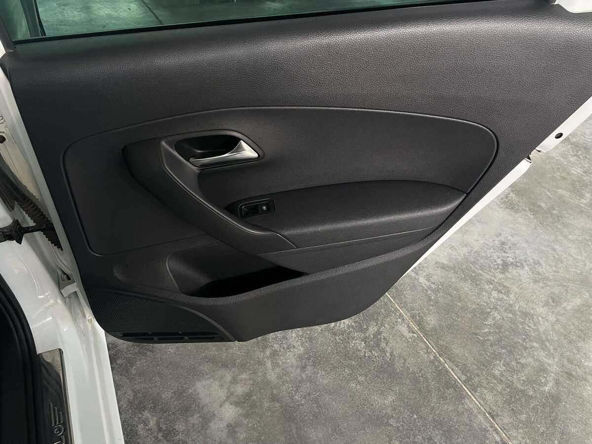 Купить Volkswagen Polo с пробегом. Фото: #19