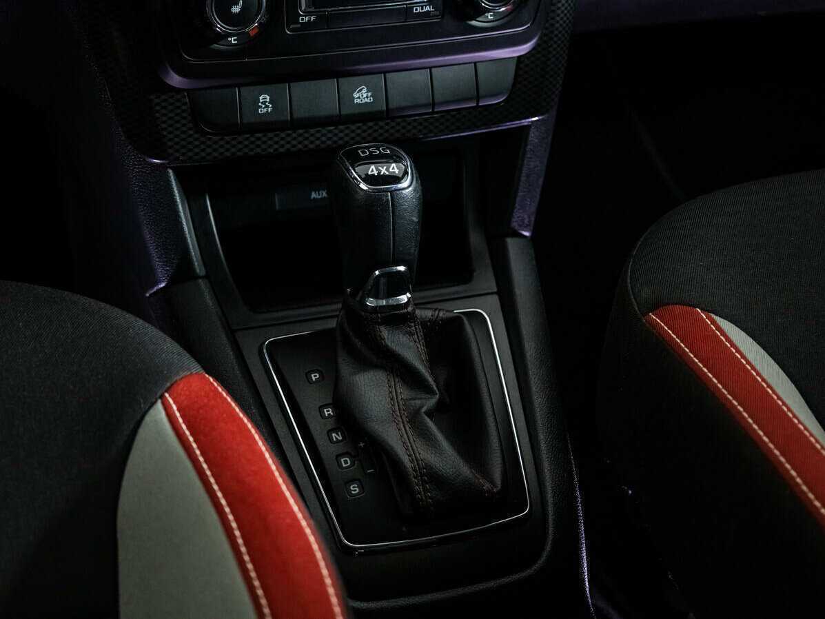 Купить Skoda Yeti с пробегом. Фото: #14