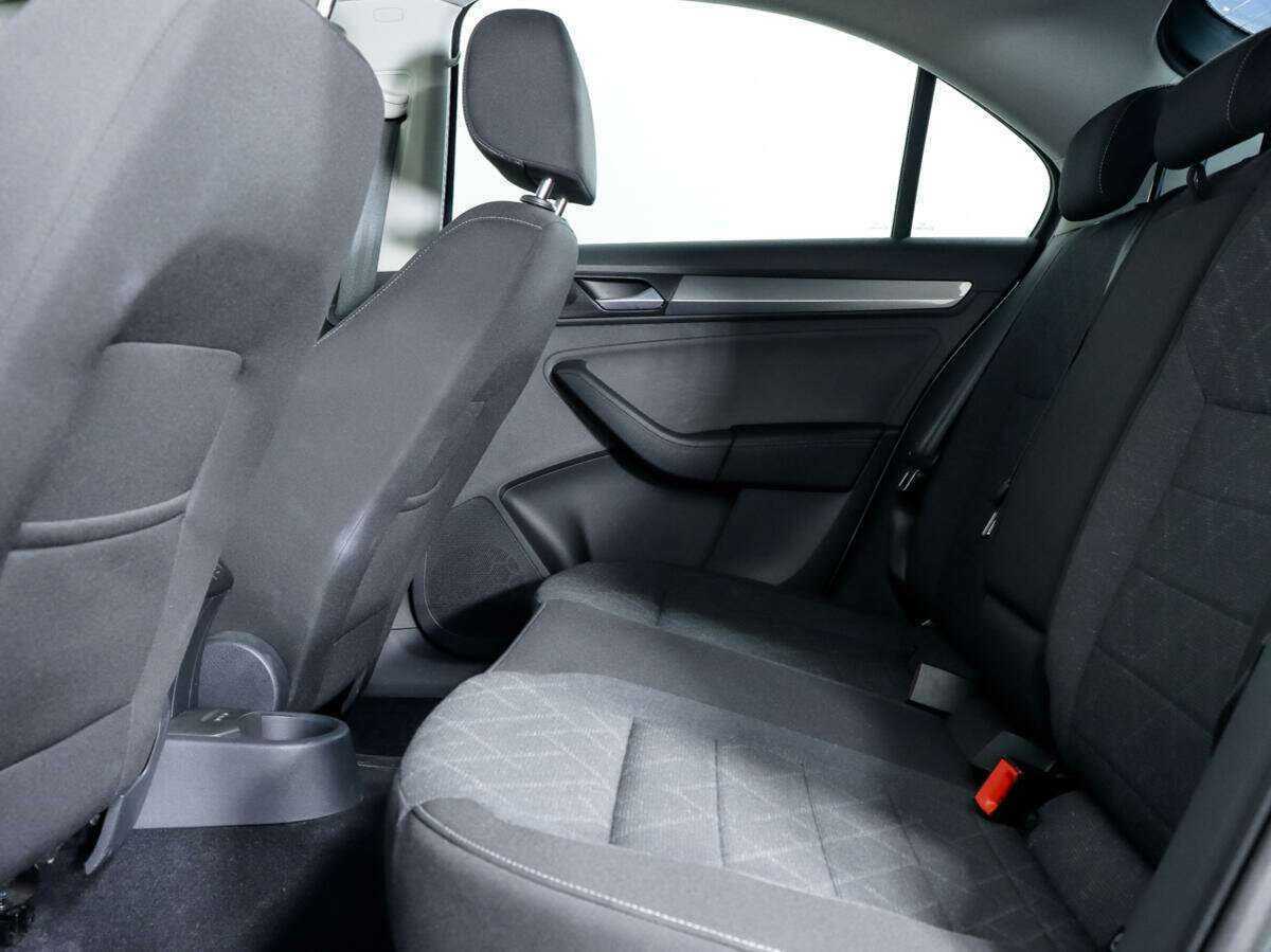 Купить Volkswagen Polo с пробегом. Фото: #10