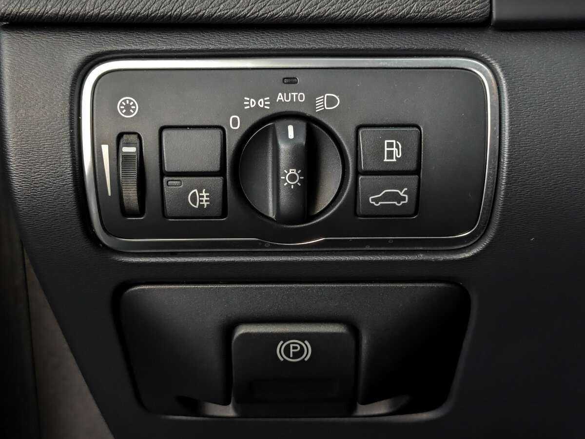 Купить Volvo S60 с пробегом. Фото: #22