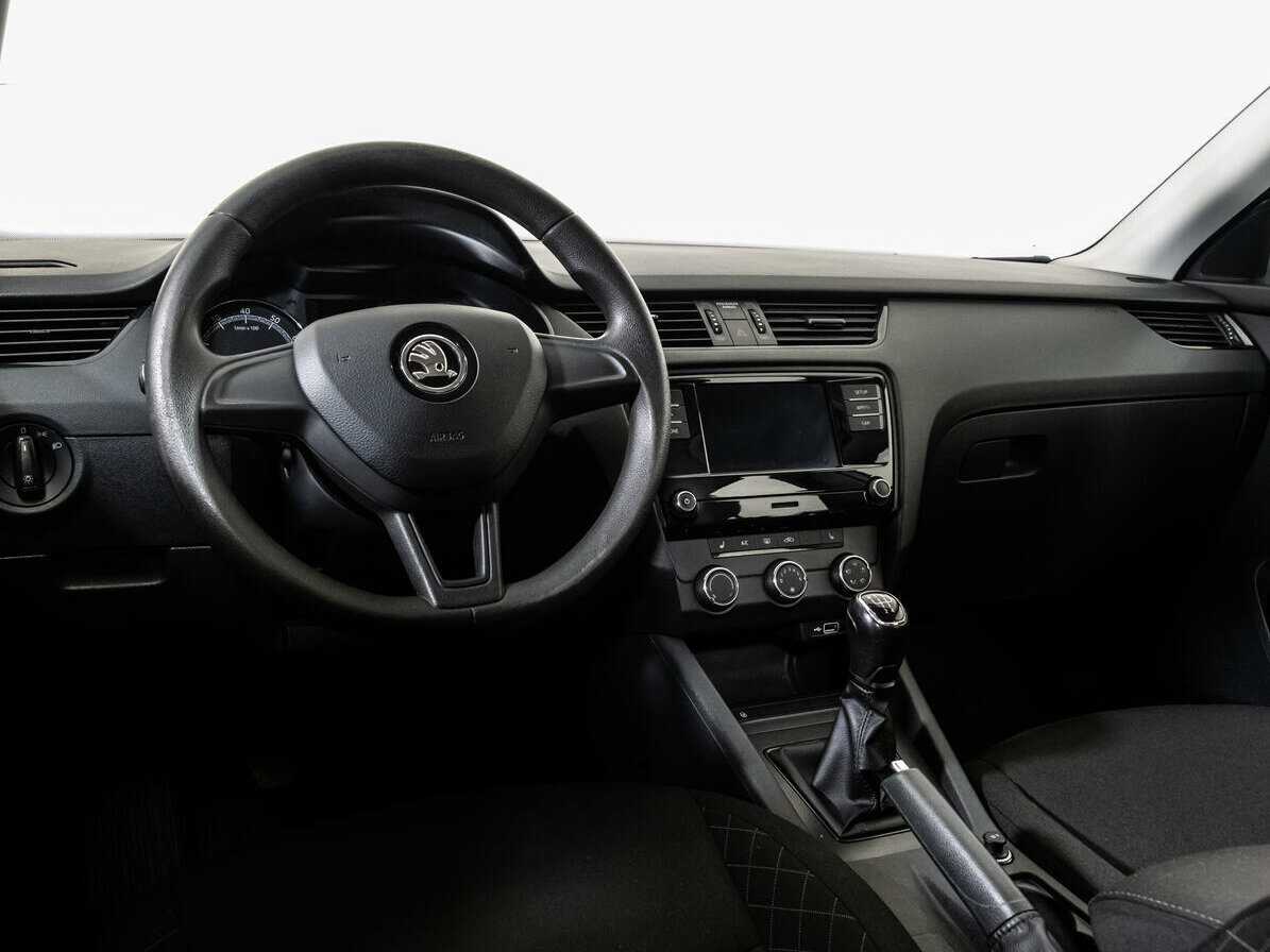 Купить Skoda Octavia с пробегом. Фото: #10