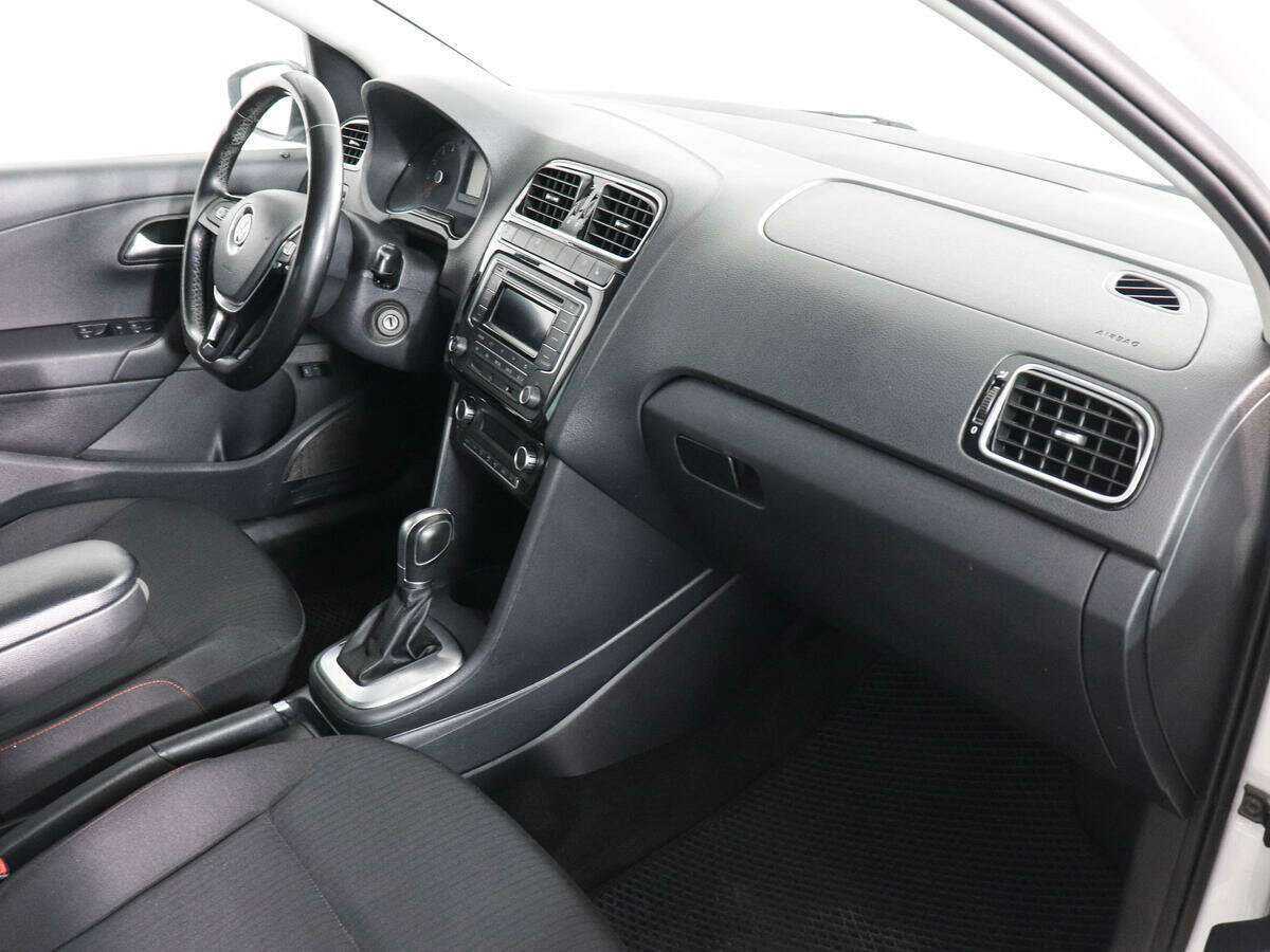 Купить Volkswagen Polo с пробегом. Фото: #9